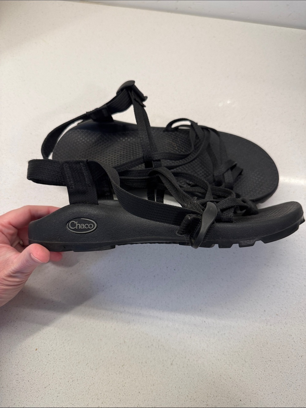 Chaco Black Strappy Outdoor Sandals with Vibram Sole Size 10 - Picture 2 of 7